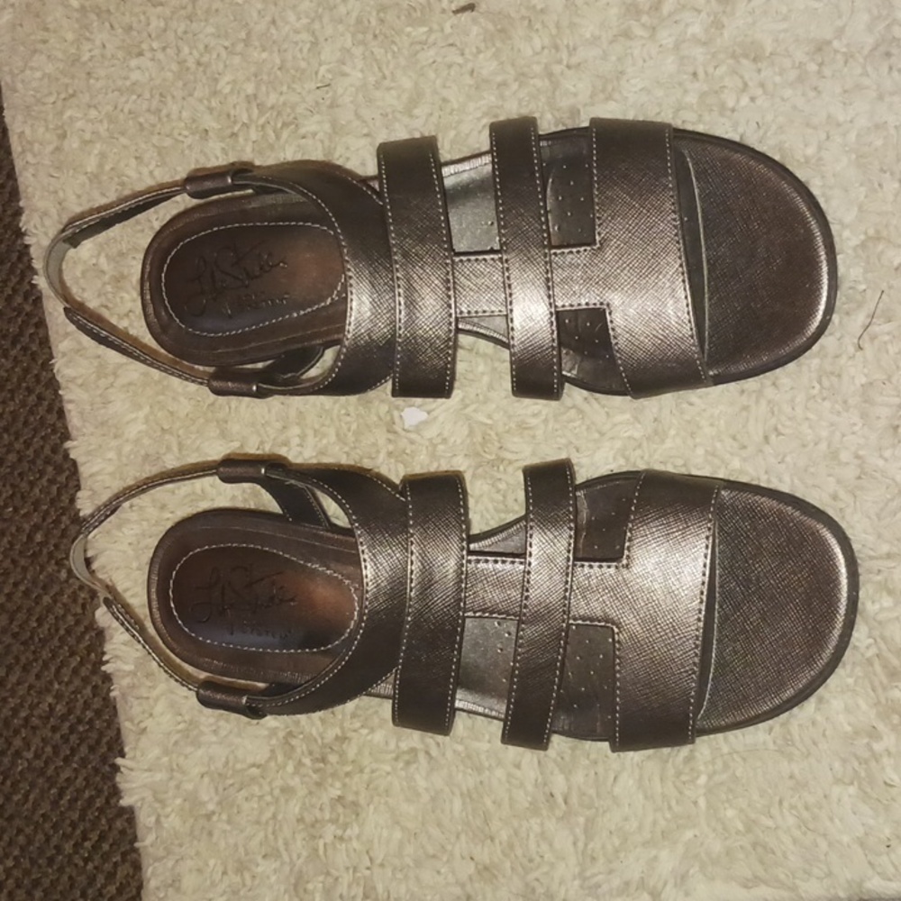 Sandles